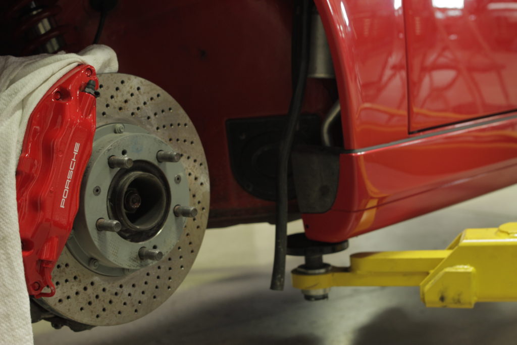 Red brakes designed for a Porsche 933 were installed to better match with the car's new speeds.